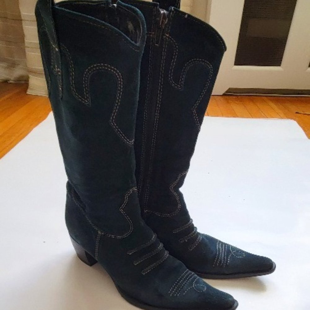 WOMEN SUDE COWBOY BOOTS WITH STUDS SIZE 38 1/2 USED